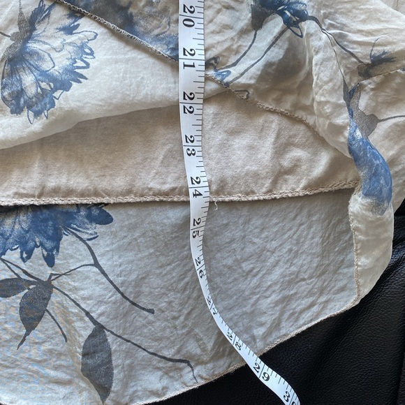 100% silk Piazza Roma top, EUC - Picture 9 of 9